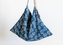 Cargar imagen en el visor de la galería, Bolso de Hojas Azul Índigo
