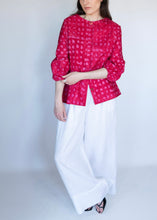 Load image into Gallery viewer, Blusa de Topos Rosas