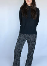 Load image into Gallery viewer, Pantalón de Punto con Cachemires Dorados