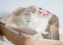 Load image into Gallery viewer, Bolso Árboles Rojos con Fondo Tie-Dye