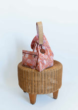 Load image into Gallery viewer, Bolso Vegetación Naranjas & Rosas