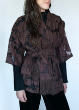 Load image into Gallery viewer, Chaqueta Kimono de Organza con Estampado de Lana