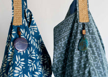 Cargar imagen en el visor de la galería, Bolso de Hojas Azul Índigo
