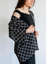 Cargar imagen en el visor de la galería, Kimono Escamas Negro & Blanco