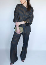 Load image into Gallery viewer, Pantalón de Rayas Mostaza Fondo Gris