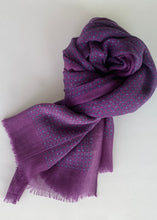 Cargar imagen en el visor de la galería, Bufanda de Lana con Motas Azules