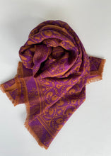 Load image into Gallery viewer, Chal de Lana y Seda Estampado Bicolor