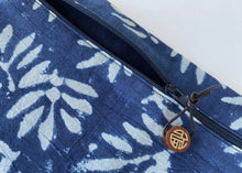 Cargar imagen en el visor de la galería, Neceser Hojas Azul Índigo