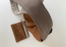 Cargar imagen en el visor de la galería, Bolso Bandolera Color Block Camel&Negro