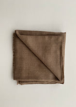 Cargar imagen en el visor de la galería, Chal Texturizado de Lana y Seda Tostado