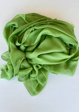 Cargar imagen en el visor de la galería, Chal Liso Desflecado