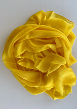 Cargar imagen en el visor de la galería, Chal Liso Desflecado