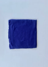 Cargar imagen en el visor de la galería, Chal Liso Desflecado