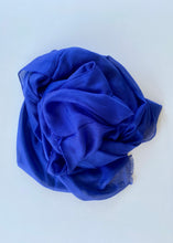 Cargar imagen en el visor de la galería, Chal Liso Desflecado