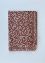 Load image into Gallery viewer, Chal de Lana y Seda Estampado Ondulado