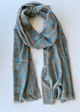 Load image into Gallery viewer, Chal de Lana y Seda Estampado Ondulado