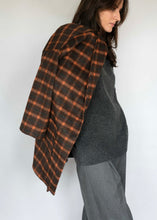 Cargar imagen en el visor de la galería, Chaquetón de Lana Fina Cuadros Naranjas
