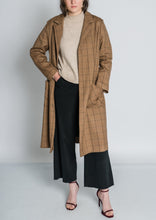 Cargar imagen en el visor de la galería, Abrigo Largo de Cuadros