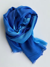 Load image into Gallery viewer, Fular Degradé con Desagujado