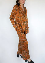 Load image into Gallery viewer, Chaqueta de Cupro Arrugado