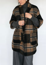 Load image into Gallery viewer, Chaquetón de Lana Cuadros Marrones