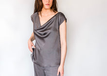 Load image into Gallery viewer, Top Satén Escote Drapeado