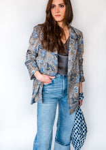 Cargar imagen en el visor de la galería, Chaqueta Estampada Azul