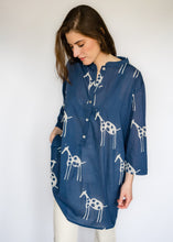 Load image into Gallery viewer, Giraffes Long Blouse