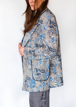 Cargar imagen en el visor de la galería, Chaqueta Estampada Azul