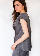 Load image into Gallery viewer, Top Satén Escote Drapeado