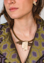 Cargar imagen en el visor de la galería, Gargantilla Samurai