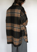 Load image into Gallery viewer, Chaquetón de Lana Cuadros Marrones