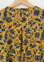 Load image into Gallery viewer, Vestido Amarillo Estampado Floral