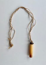 Load image into Gallery viewer, Colgante de Asta Cilindro