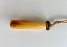 Load image into Gallery viewer, Colgante de Asta Cilindro