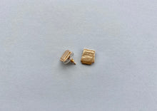 Load image into Gallery viewer, Mounted Square Earrings
