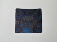 Load image into Gallery viewer, Fular con Estampado Sellos