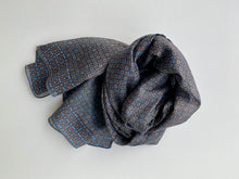 Load image into Gallery viewer, Fular con Estampado Sellos