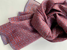 Load image into Gallery viewer, Fular con Estampado Sellos