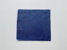 Load image into Gallery viewer, Fular con Estampado Sellos