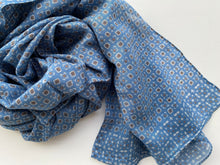 Load image into Gallery viewer, Fular con Estampado Sellos