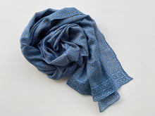 Load image into Gallery viewer, Fular con Estampado Sellos