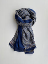 Cargar imagen en el visor de la galería, Chal de Seda Doble con Cenefa