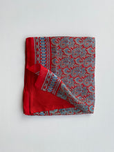 Cargar imagen en el visor de la galería, Chal de Seda Doble con Cenefa