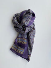 Cargar imagen en el visor de la galería, Chal de Seda Doble con Cenefa