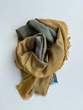 Load image into Gallery viewer, Fular de Rayas Degradé