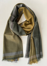 Cargar imagen en el visor de la galería, Bufanda Color Block a Dos Tonos

