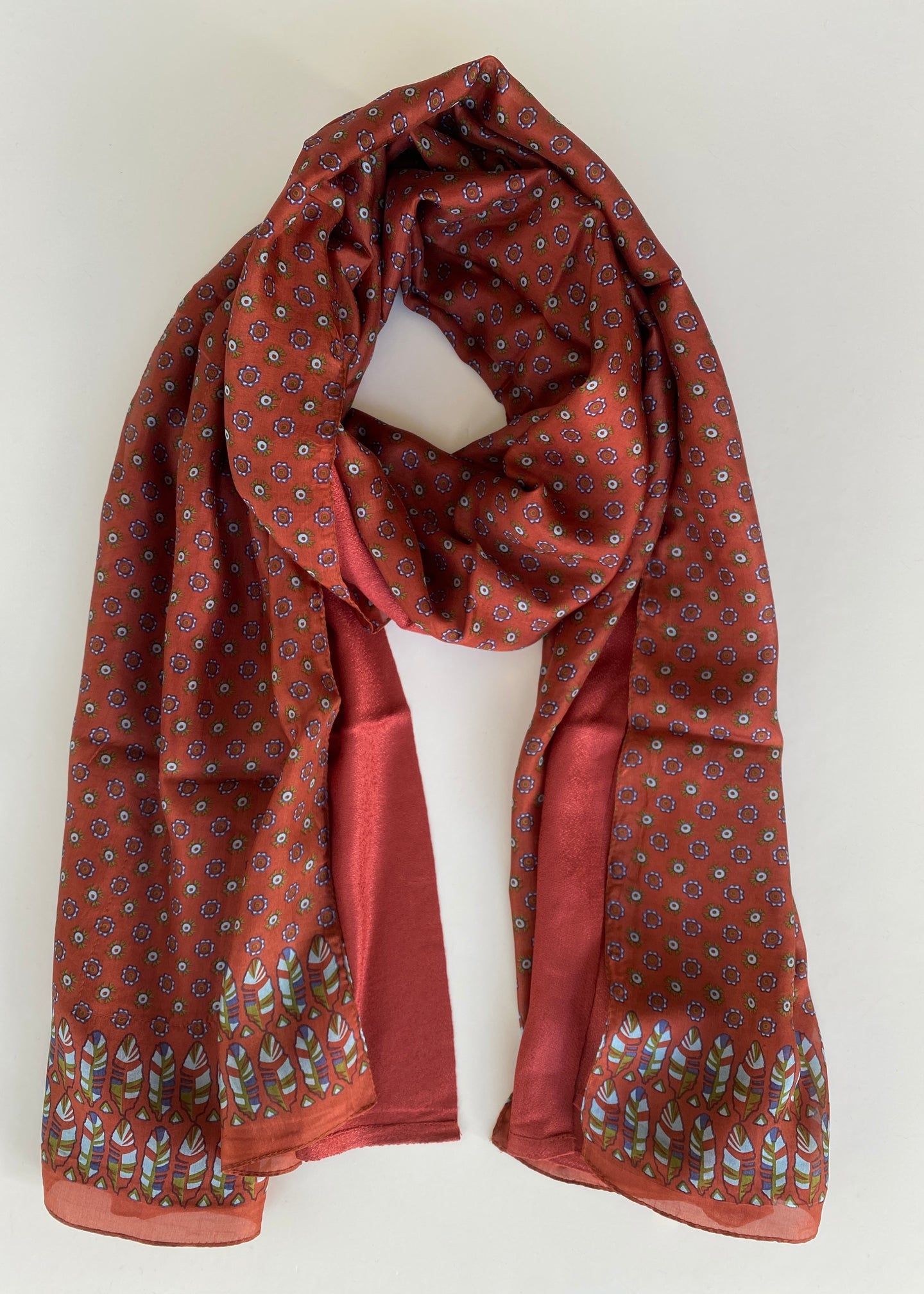 Chal de Seda Doble con Estampado Corbatero