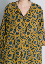 Load image into Gallery viewer, Vestido Amarillo Estampado Floral
